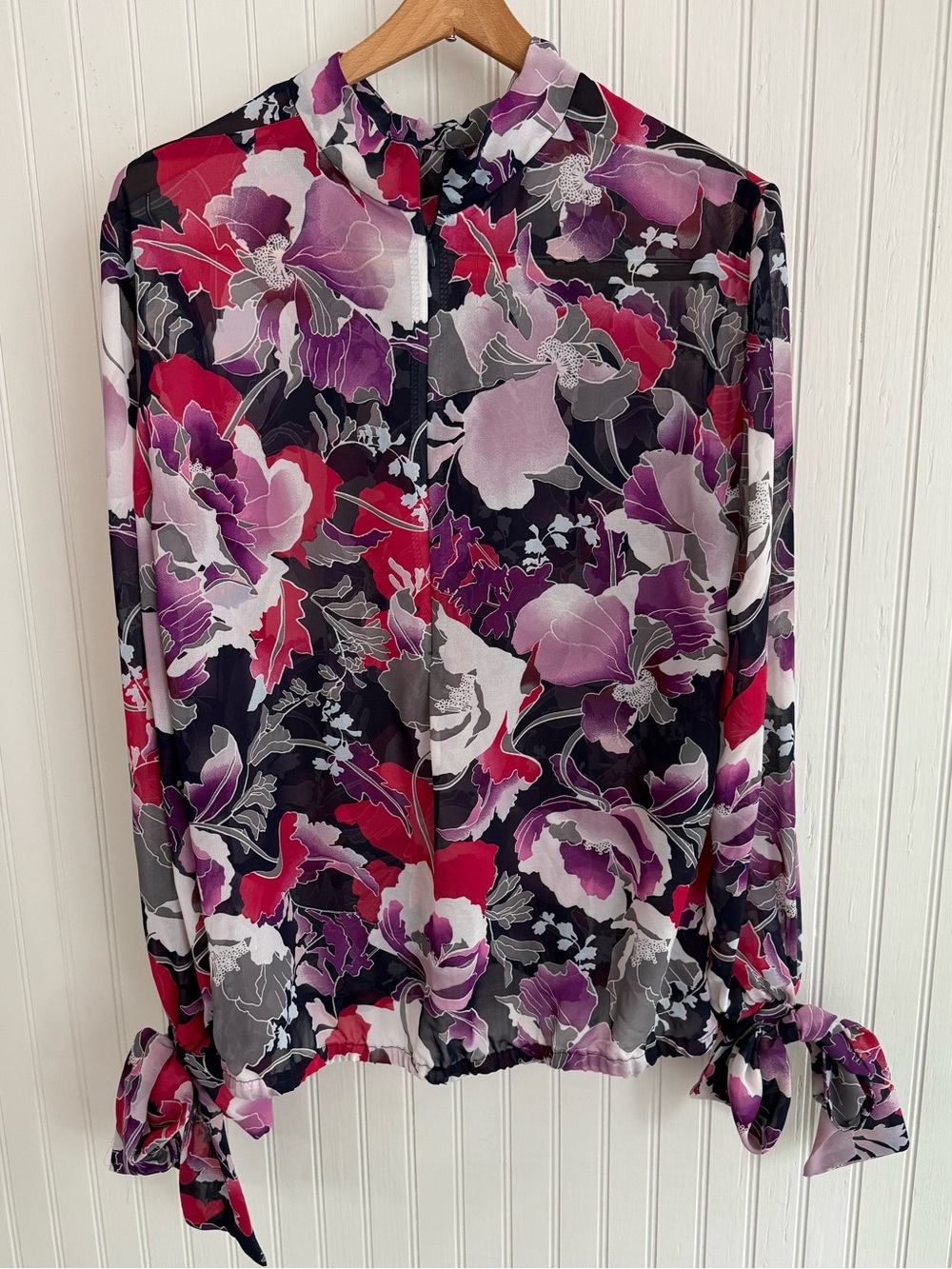 New York & Company Floral Blouse Size Large Bow Sleeves Pink, Purple and Black - Picture 5 of 5